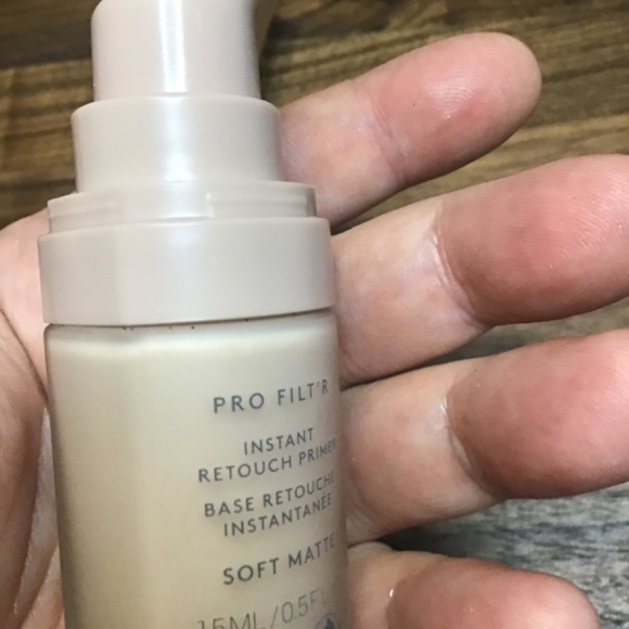 Fenty pro filter instant retouch primer soft matte and gloss bomb in fenty glow - Picture 9 of 9